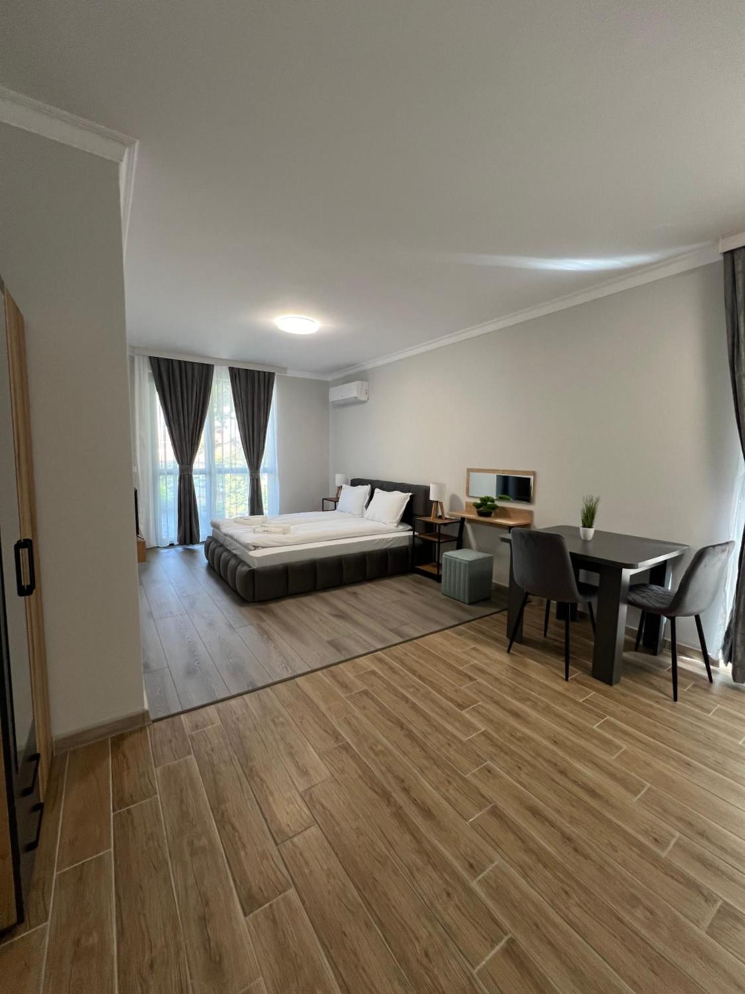 Green Park Apartments And Rooms For Guests أسينوفغراد المظهر الخارجي الصورة
