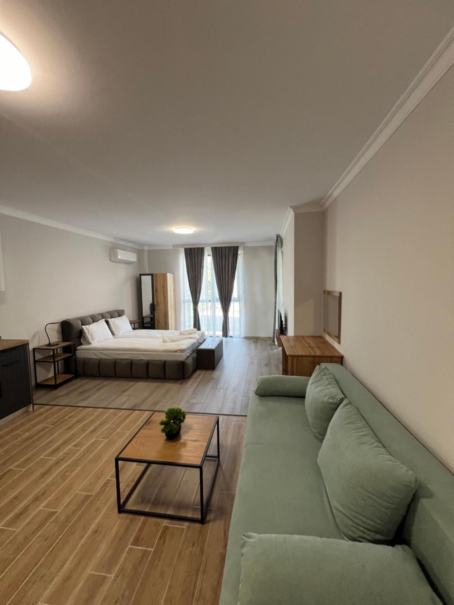 Green Park Apartments And Rooms For Guests أسينوفغراد المظهر الخارجي الصورة
