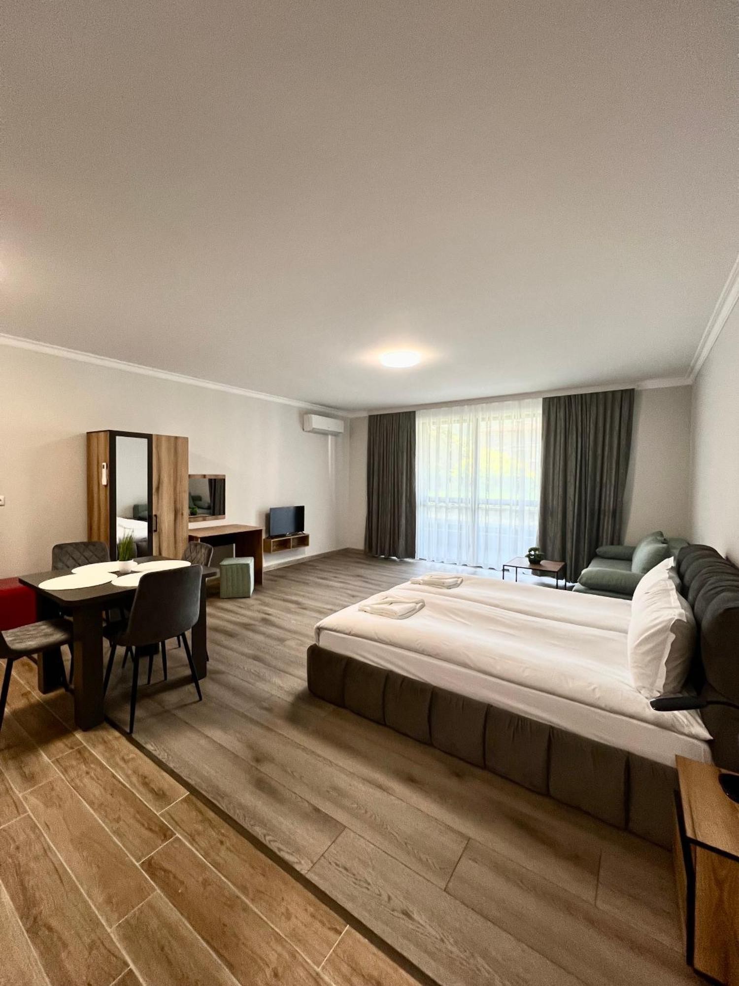 Green Park Apartments And Rooms For Guests أسينوفغراد المظهر الخارجي الصورة