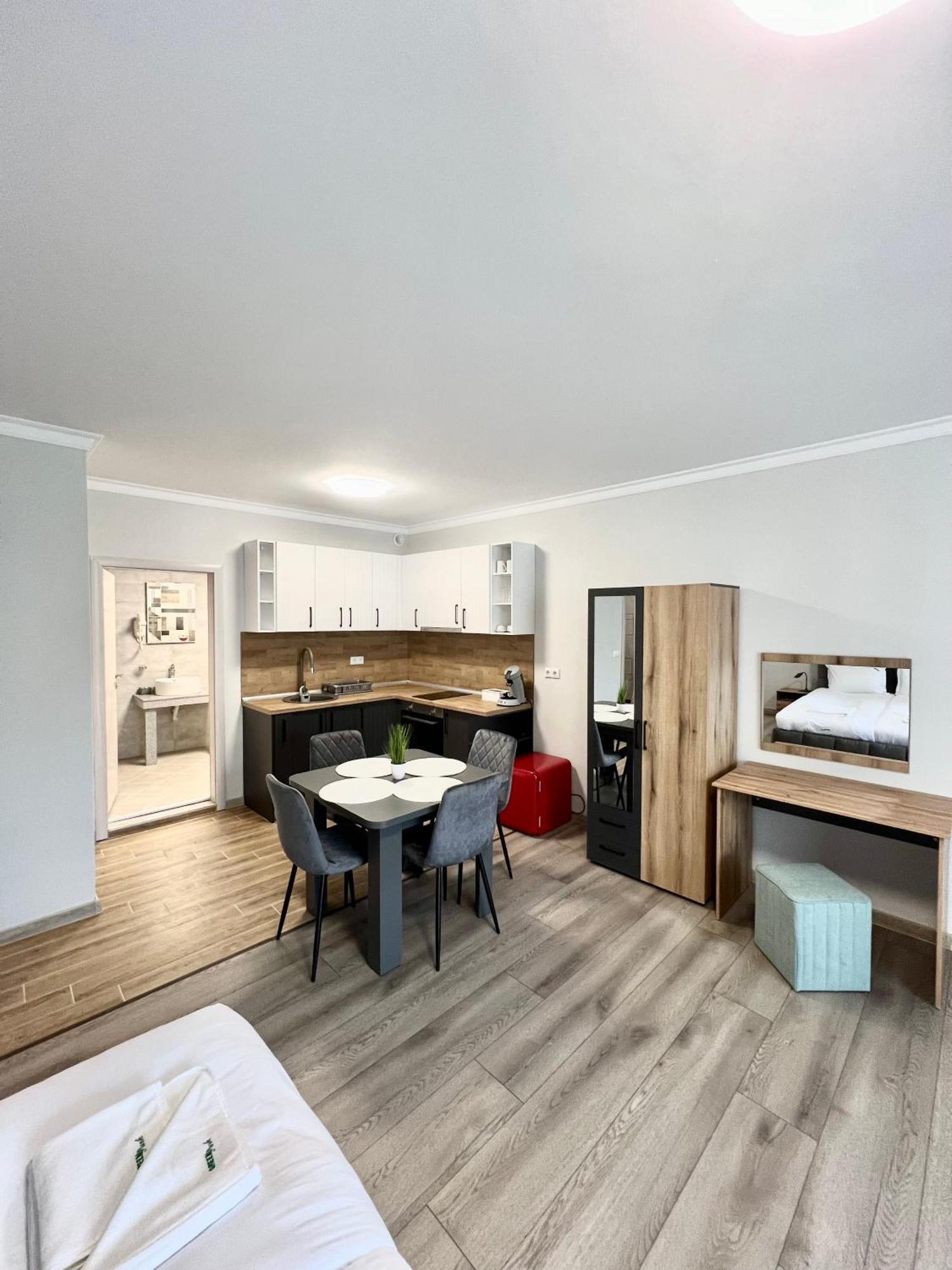Green Park Apartments And Rooms For Guests أسينوفغراد المظهر الخارجي الصورة